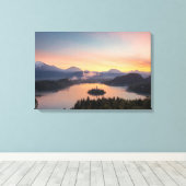 Zonsopkomst over Lake Bled canvas print (Insitu (Houten vloer))