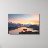 Zonsopkomst over Lake Bled canvas print (Voorkant)