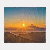 Zonsopkomst tussen de heuvels fleece deken (Voorkant (Horizontaal))