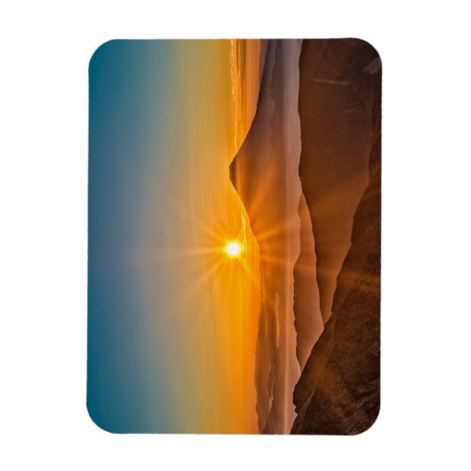 Zonsopkomst tussen de heuvels magneet (Verticaal)