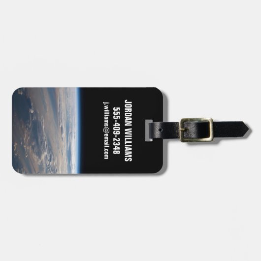 Zonsopkomst werpt lange schaduw over Filipijns Zee Bagagelabel (Voorkant horizontaal)