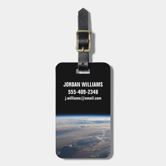 Zonsopkomst werpt lange schaduw over Filipijns Zee Bagagelabel (Voorkant verticaal)