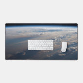 Zonsopkomst werpt lange schaduw over Filipijns Zee Bureaumat (Keyboard & Muis)