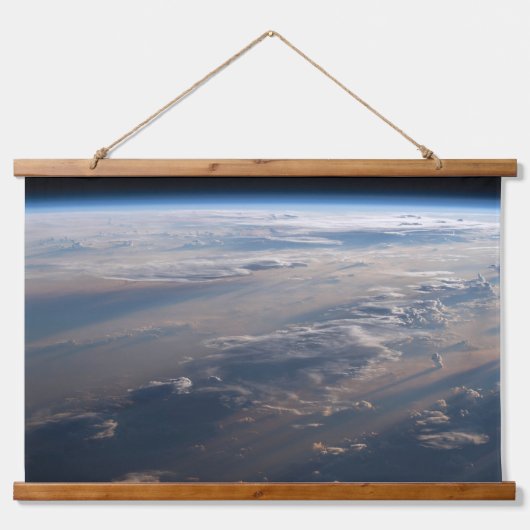 Zonsopkomst werpt lange schaduw over Filipijns Zee Hangend Wandkleed (Voorkant)