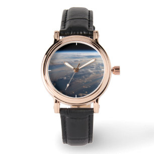 Zonsopkomst werpt lange schaduw over Filipijns Zee Horloge