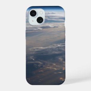 Zonsopkomst werpt lange schaduw over Filipijns Zee iPhone 15 Case