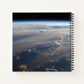 Zonsopkomst werpt lange schaduw over Filipijns Zee Notitieboek (Achterkant)