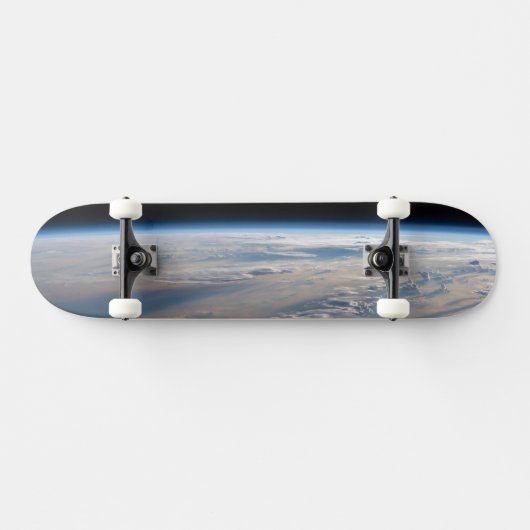 Zonsopkomst werpt lange schaduw over Filipijns Zee Persoonlijk Skateboard (Horizontaal)