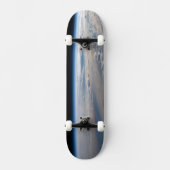 Zonsopkomst werpt lange schaduw over Filipijns Zee Persoonlijk Skateboard (Voorkant)