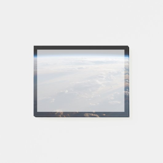 Zonsopkomst werpt lange schaduw over Filipijns Zee Post-it® Notes (Voorkant)