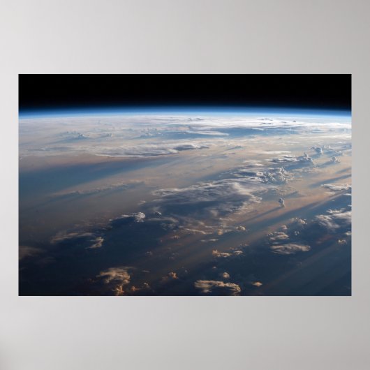 Zonsopkomst werpt lange schaduw over Filipijns Zee Poster (Voorkant)