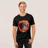 Zonsverduistering 12 augustus 2026 Tri-Blend shirt (Voorkant volledig)