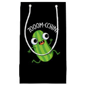 Zoom-chini Funny Zucchini Pun Dark BG Klein Cadeauzakje (Voorkant)