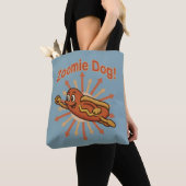 Zoomie Dog Flying Hot Dog Cartoon – Leuke retro Tote Bag (Dichtbij)