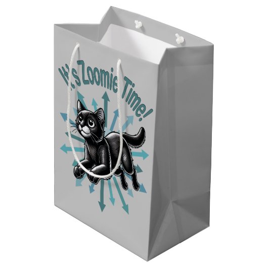 Zoomie Time Black Cat Medium Cadeauzakje (Achterkant Gekanteld)