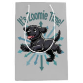 Zoomie Time Black Lab Medium Cadeauzakje (Voorkant)