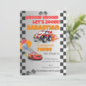 Zooming Race Auto Verjaardag Uitnodiging (Staand voorkant)