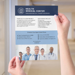 Zorgkliniek Dokter Aangepast Logo Navyblauw Flyer