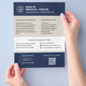 Zorgkliniek Dokter Aangepast Logo QR-code Flyer (Hand)