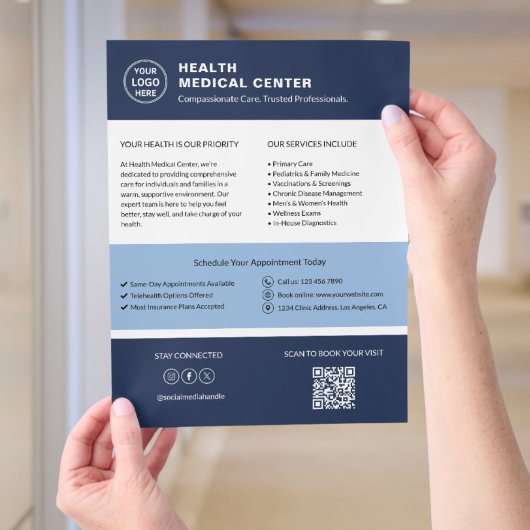 Zorgkliniek Dokter Aangepast Logo QR-code Flyer