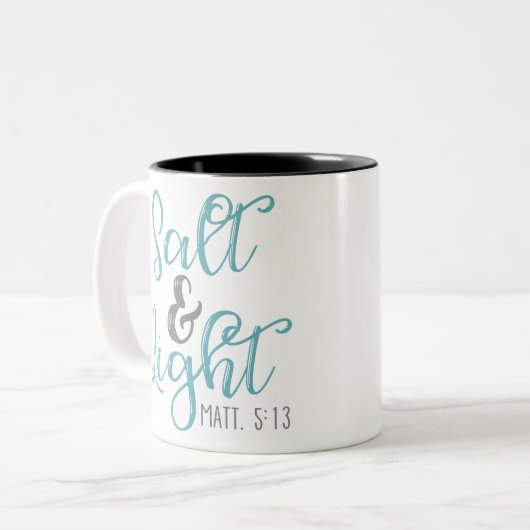 Zout & light bv ang tweekleurige koffiemok (Voorkant links)