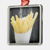 Zout op chips in papieren kuit metalen ornament (Links)