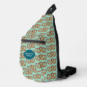 Zout Pretzels Patroon voeg gewoon tekst / monogram Sling Bag (Rechterhoek)