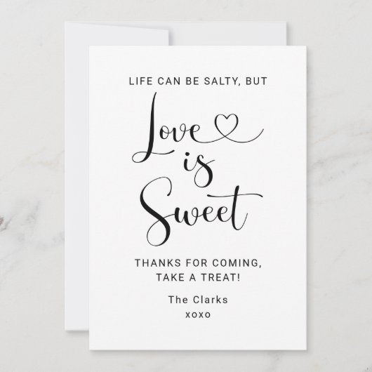 Zoute liefde is zoete citaat hart script bruiloft kaart (Voorkant)