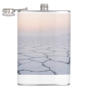 Zoutflats bij zonsopgang: etherisch minimalistisch heupfles