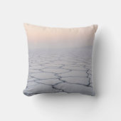 Zoutflats bij zonsopgang: etherisch minimalistisch kussen (Voorkant)