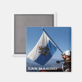 zSM008 GENDARME met vlag, San Marino, Fridge Magneet (Voorkant / Achterkant)