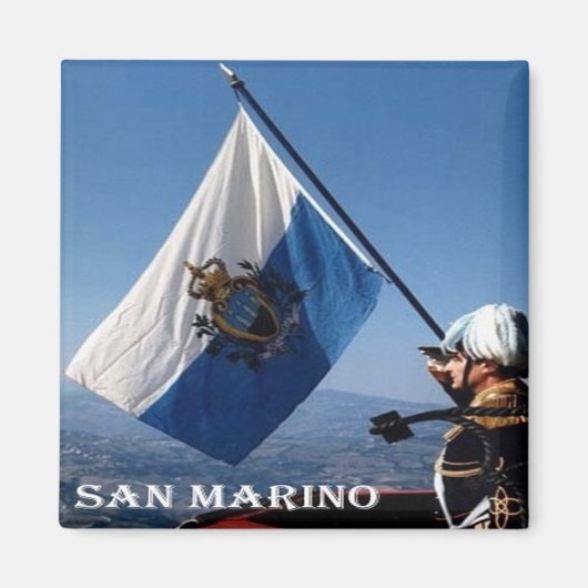 zSM008 GENDARME met vlag, San Marino, Fridge Magneet (Voorkant)