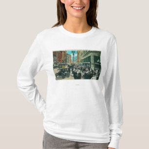 Zuidelijk Uitzicht van Broadway vanaf 6th Street T-shirt