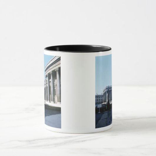 Zuidfront van het British Museum Mok (Midden)