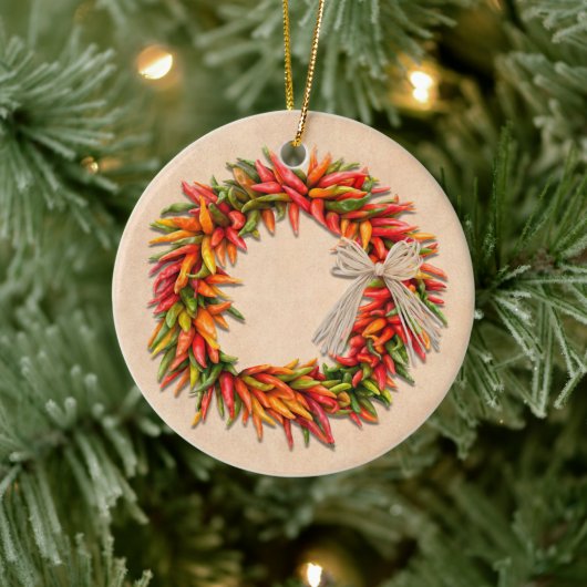 Zuidwest Chili Ristra Wreath on Adobe Wall Keramisch Ornament (Boom)