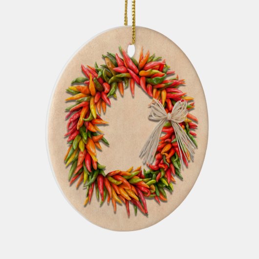 Zuidwest Chili Ristra Wreath on Adobe Wall Keramisch Ornament (Rechts)