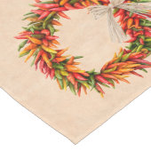 Zuidwest Chili Ristra Wreath on Adobe Wall Lange Tafelloper (Hoek)