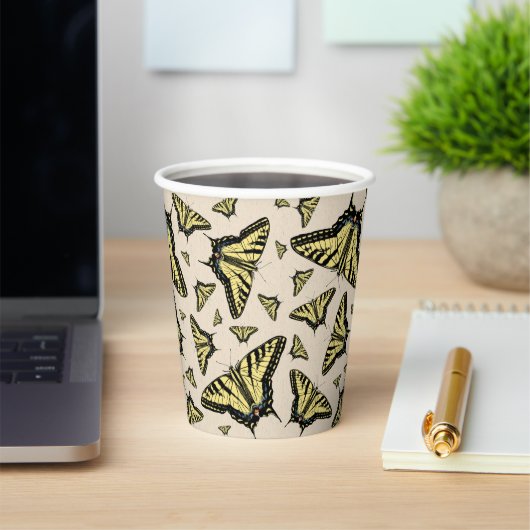 Zuidwest-gele kanonstaart papieren bekers (Insitu)