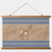 Zuidwestelijke Pronghorn staande antilope blauwe g Hangend Wandkleed (Voorkant)