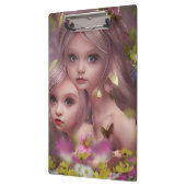 Zuivelzussen tussen de bloemen in het bos klembord (Links)