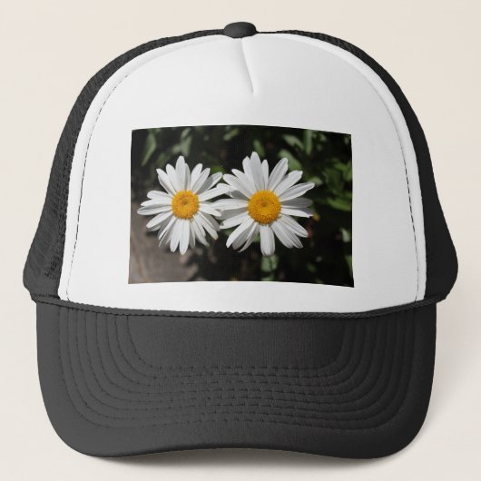  zuivere witte melkbloemen trucker pet (Voorkant)