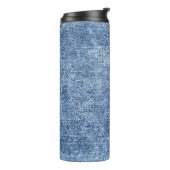 Zure was blauwe denim, close-up textuur. thermosbeker (Gedraaid links)