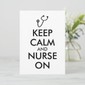 Zurse Gift Stethoscoop houdt kalm en zuster aan Kaart (Staand voorkant)