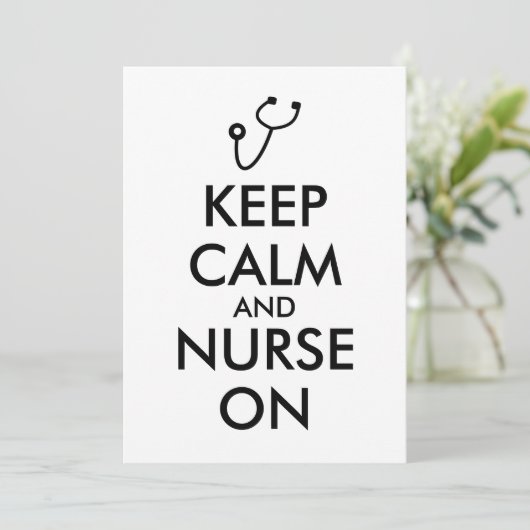 Zurse Gift Stethoscoop houdt kalm en zuster aan Kaart (Staand voorkant)