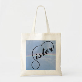 Zus en de bovenkant van een hart op een regenboog tote bag