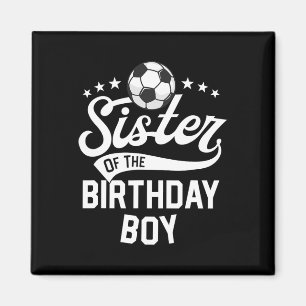 Zus van de jarige jongen Matching familie voetbal  Magneet