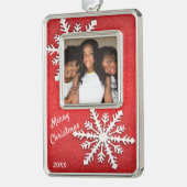 Zussen/familiesnowflake en rood glitter verzilverd omlijst ornament (Links)