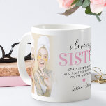 Zuster 2 Foto Gift | Roze zusters Citaat Koffiemok<br><div class="desc">Als je op zoek bent naar het unieke cadeau voor je zus of zussen, dan is deze leuke mok met zusje perfect. Met twee familiefoto's van elkaar, de woorden "Ik hou van mijn zus, ze is gewoon geweldig en ik kon me mijn leven niet voorstellen zonder haar", een roze hart,...</div>