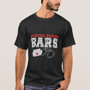 Zuster achter bars Correction Mannen Women T-shirt