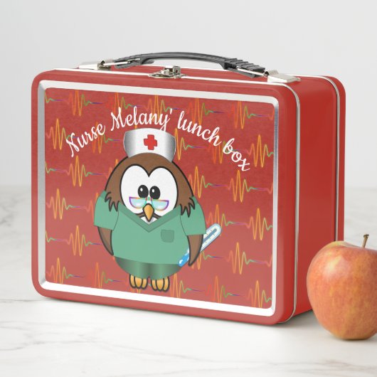 zuster uil - metalen lunchbox (In situ)
